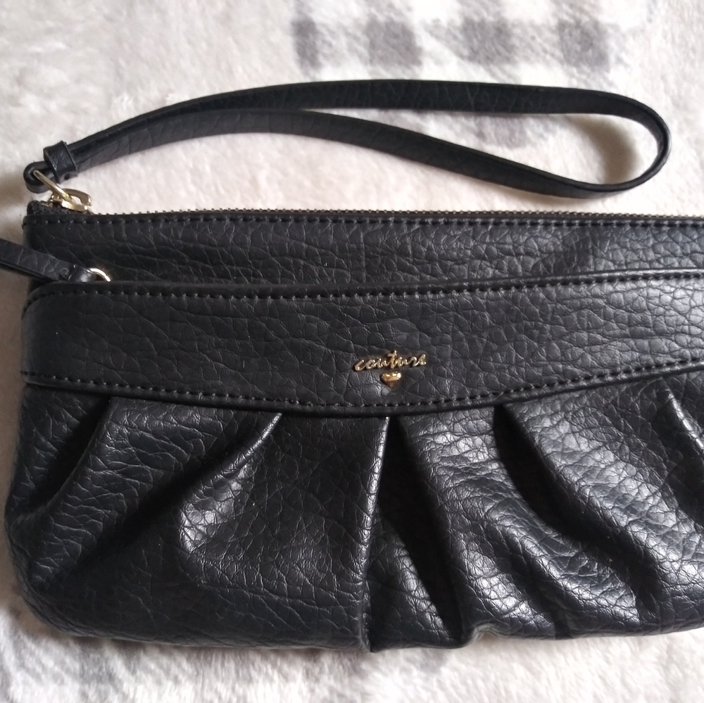 Juicy black wristlet